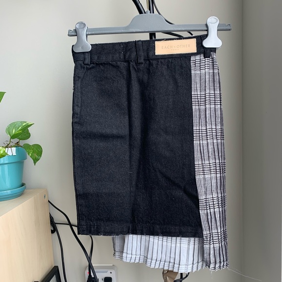 👗EACH x OTHER Denim paneled mini skirt👗 - Picture 5 of 7